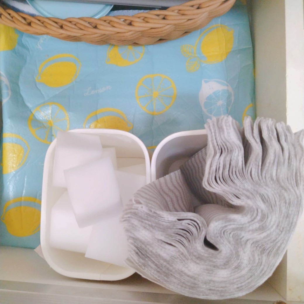 ヨーグルトの空き容器で収納した掃除グッズ