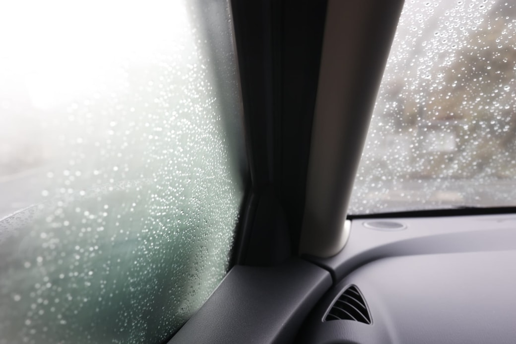 車が曇っている状態