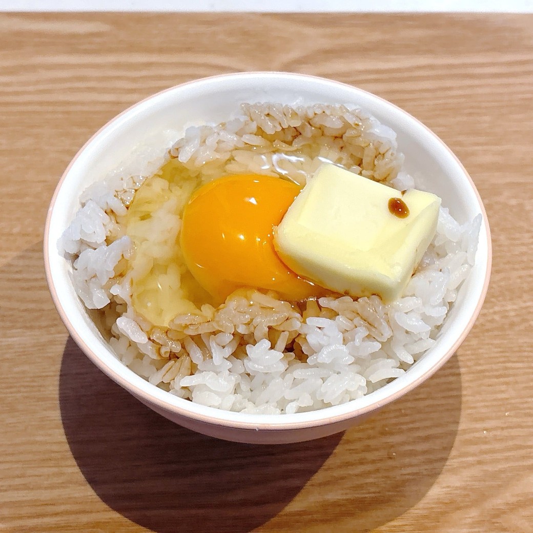 バターのせ卵かけごはんの完成