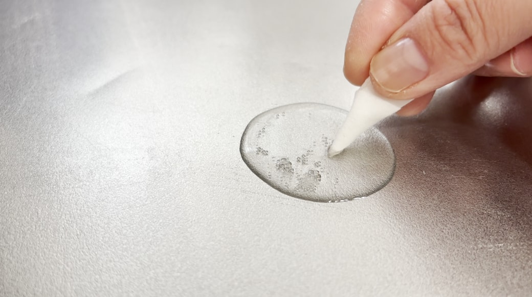 洗剤をなじませる