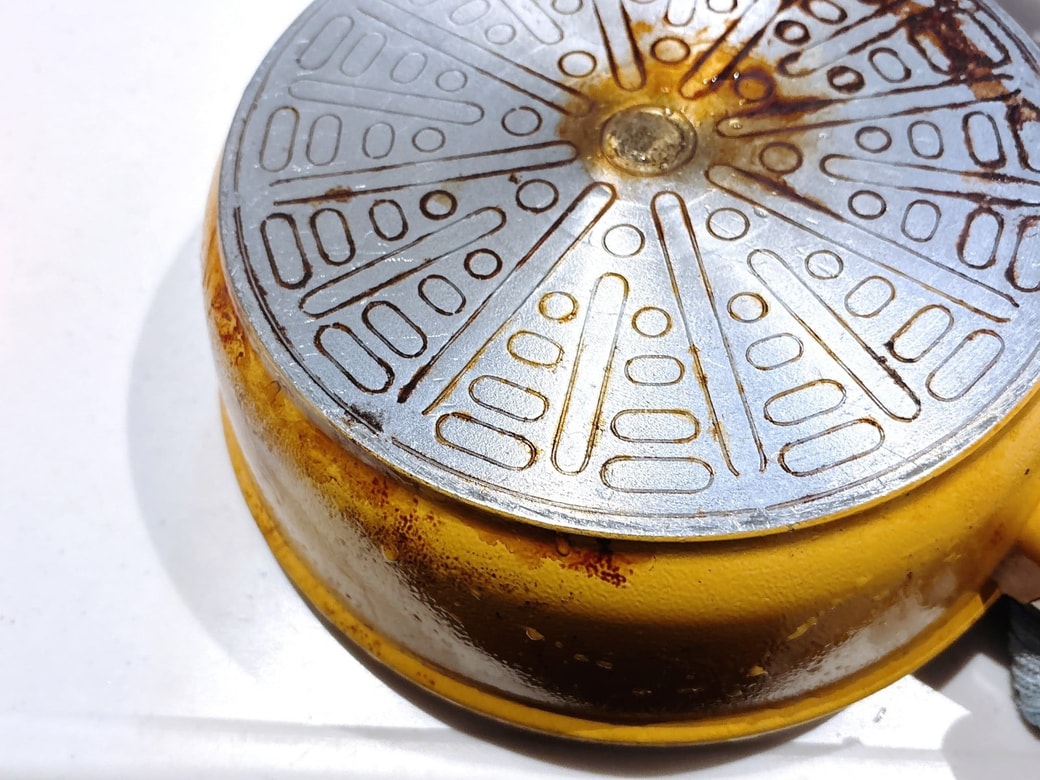 NG濡れている調理器具を使う