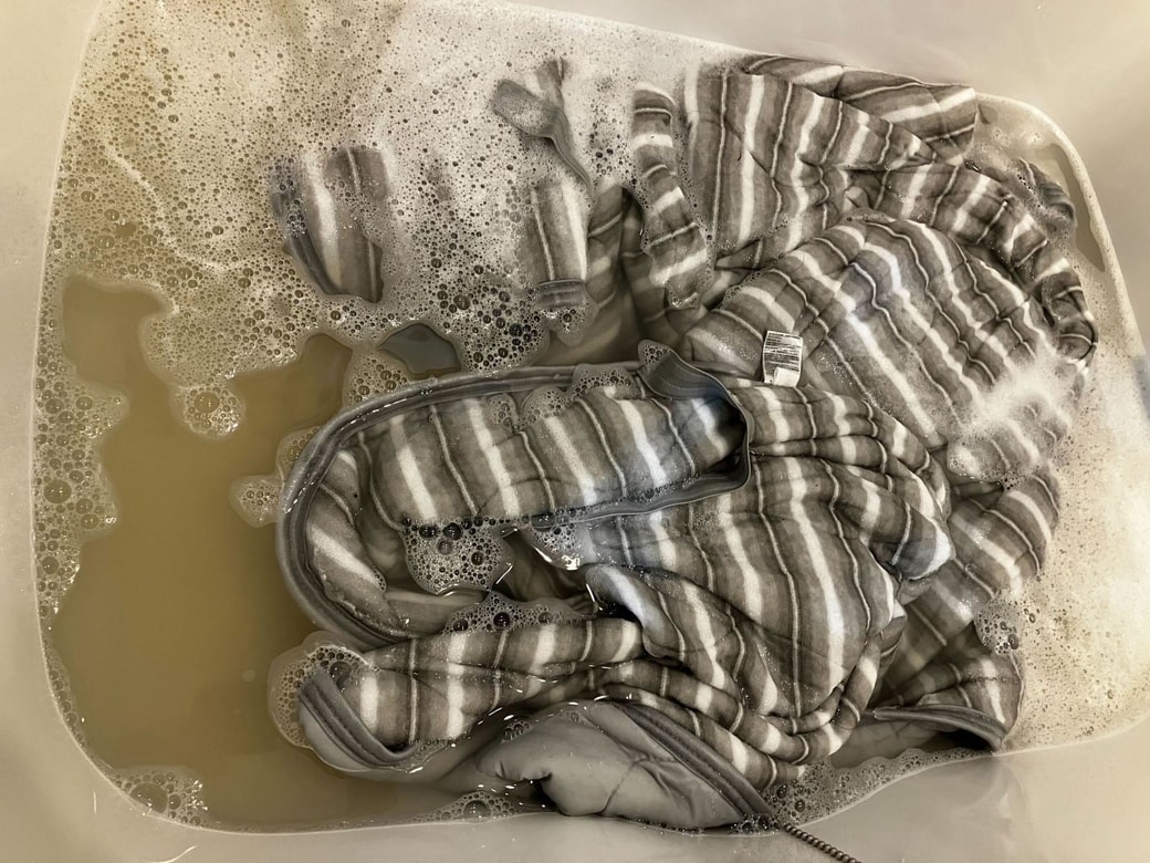 毛布と敷パットから出た汚れ