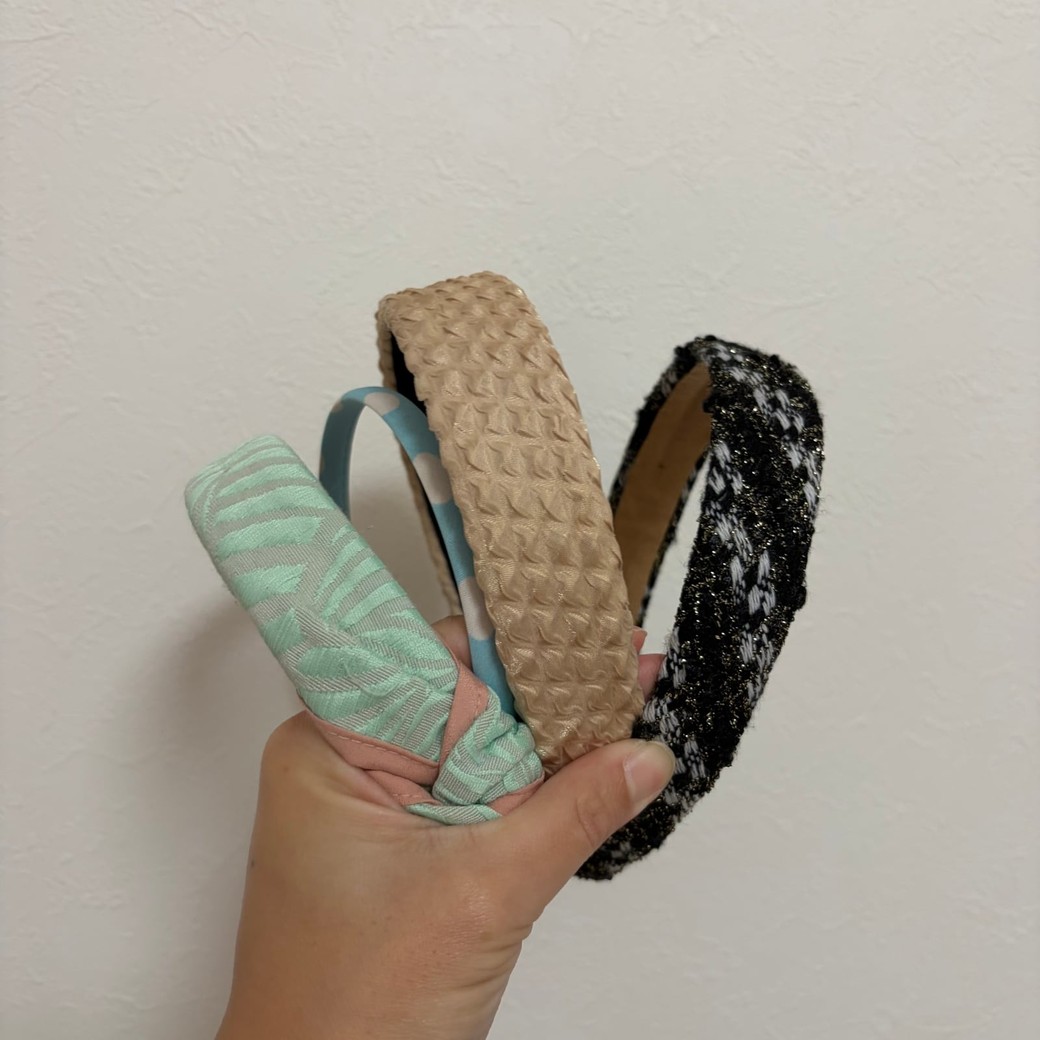 たくさんのカチューシャの写真