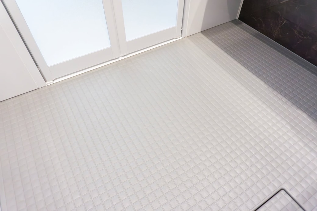 ③お風呂場の床