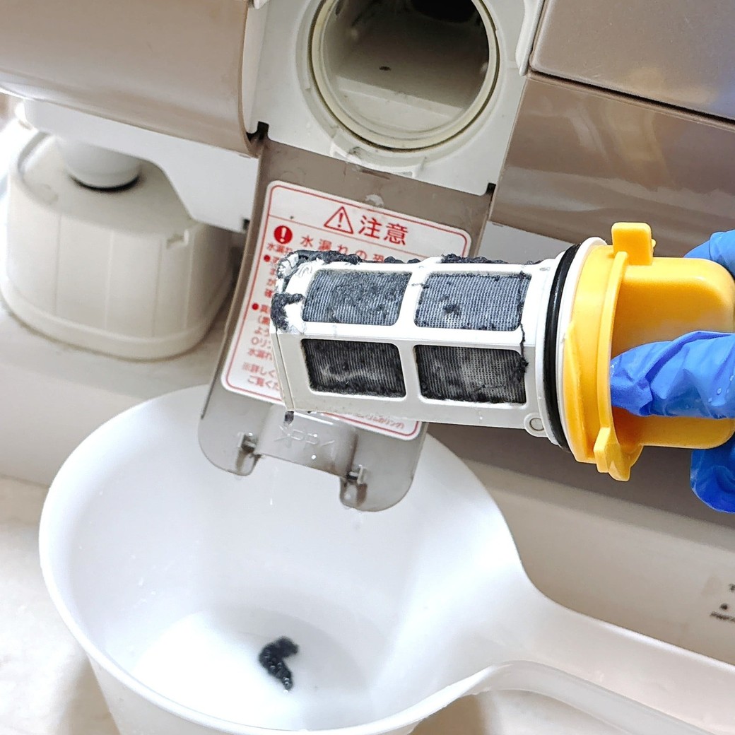 異物トラップを取り出す