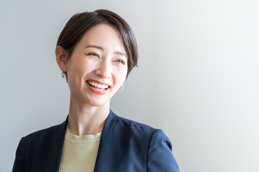 笑顔の女性