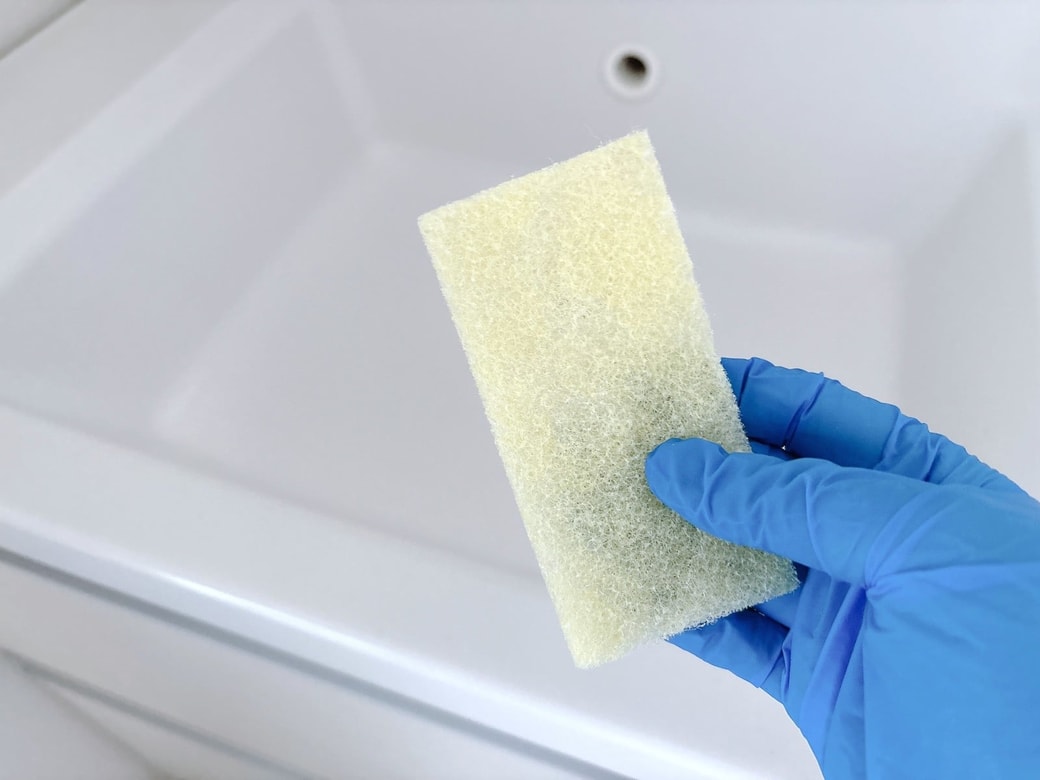 手荒れ防止の手袋を装着しよう