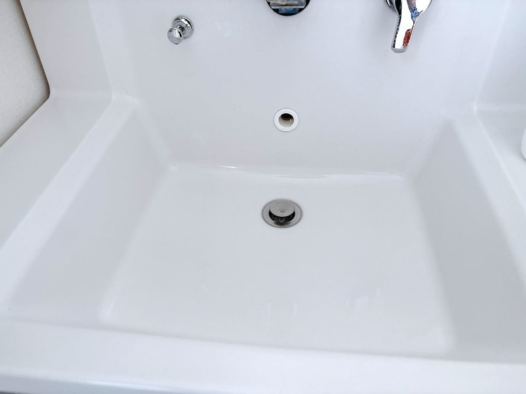 掃除後の洗面ボウル