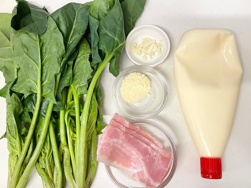 ほうれん草とベーコンのガーリックソテー