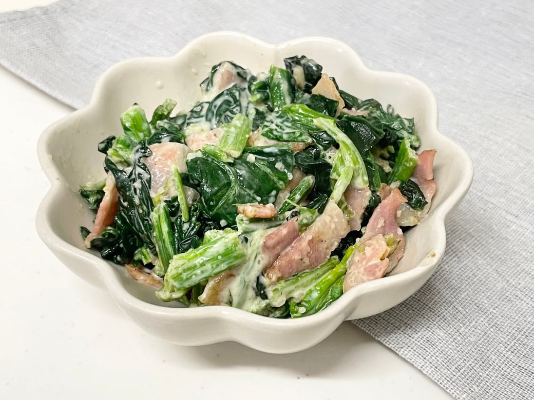 ほうれん草とベーコンのガーリックソテー