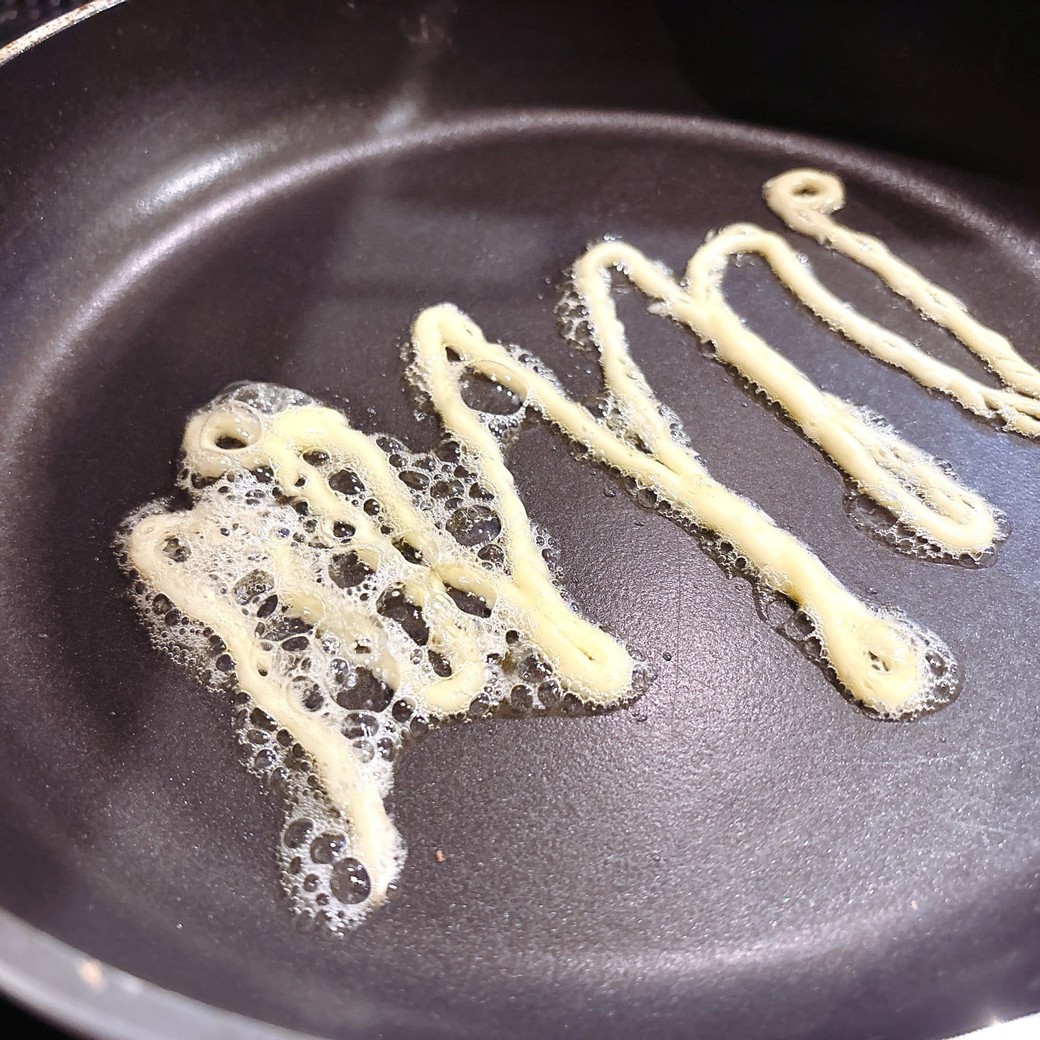 マヨネーズがじゅわじゅわしてきたら野菜を投入