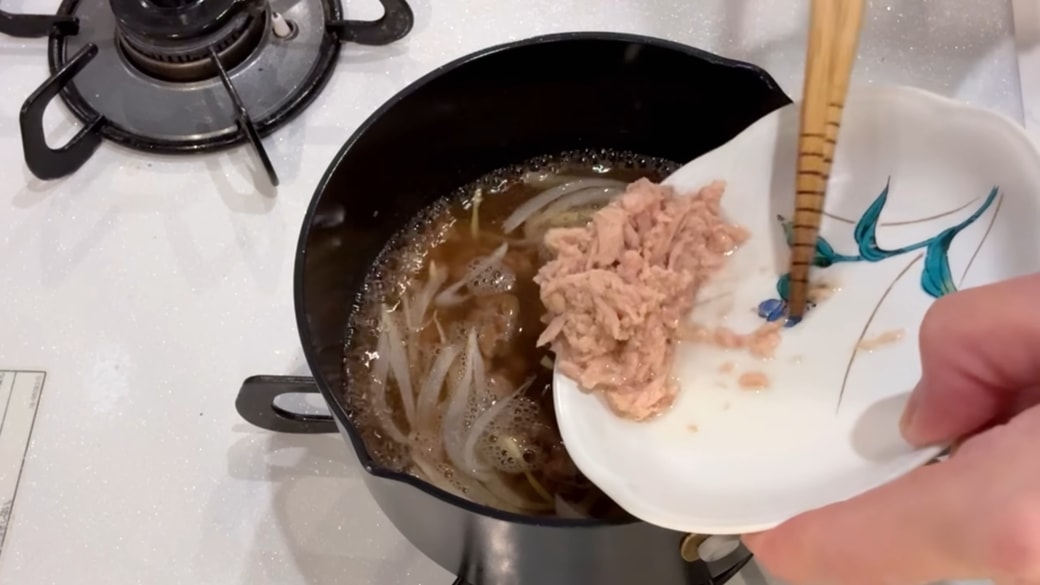 みそ汁を作る人