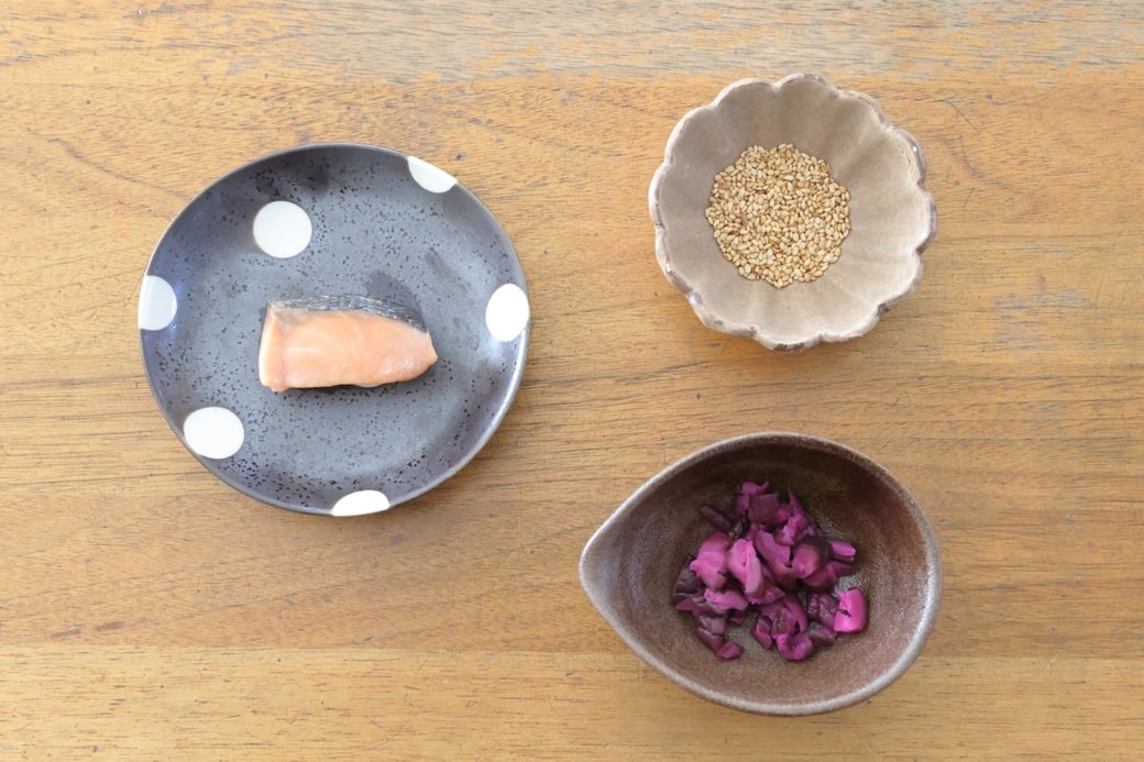 「鮭としば漬けのおにぎり」