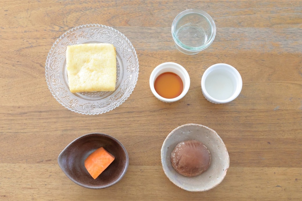 「にんじんとしいたけと油揚げのおにぎり」