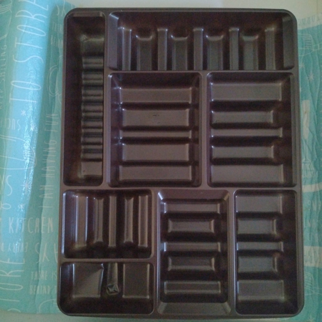 お菓子の箱の仕切り