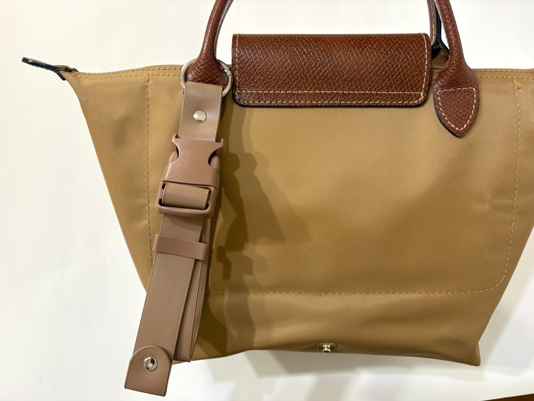 バッグと同系色にするとなじむ