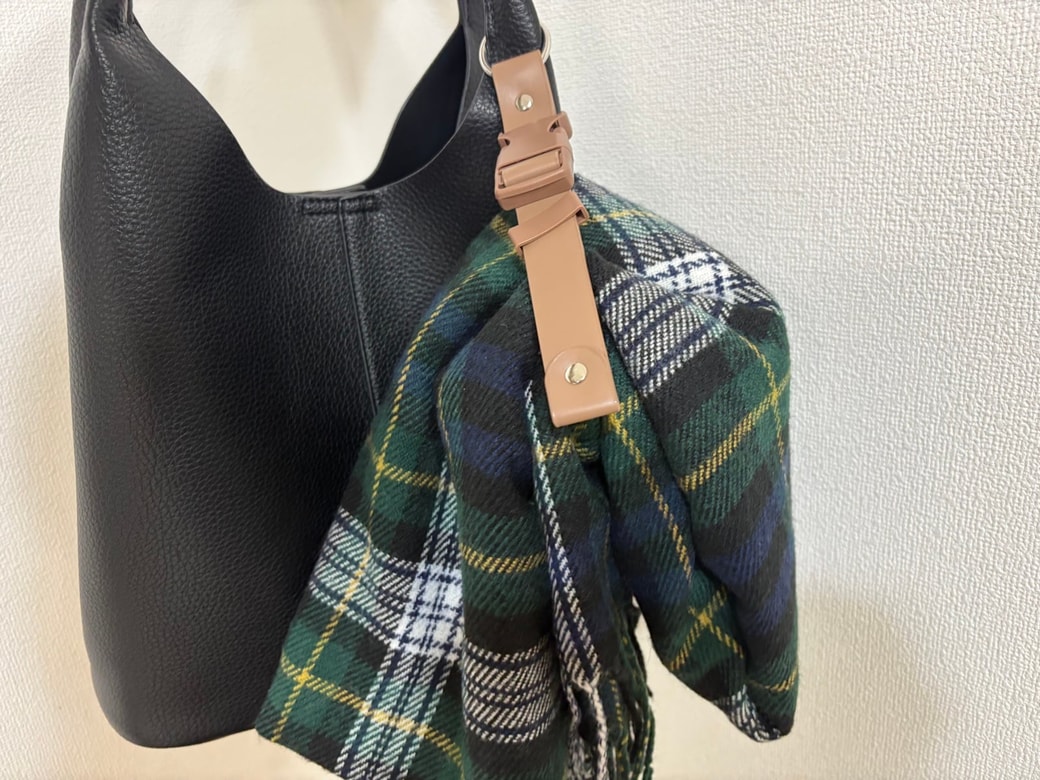 マフラーやストールを留める