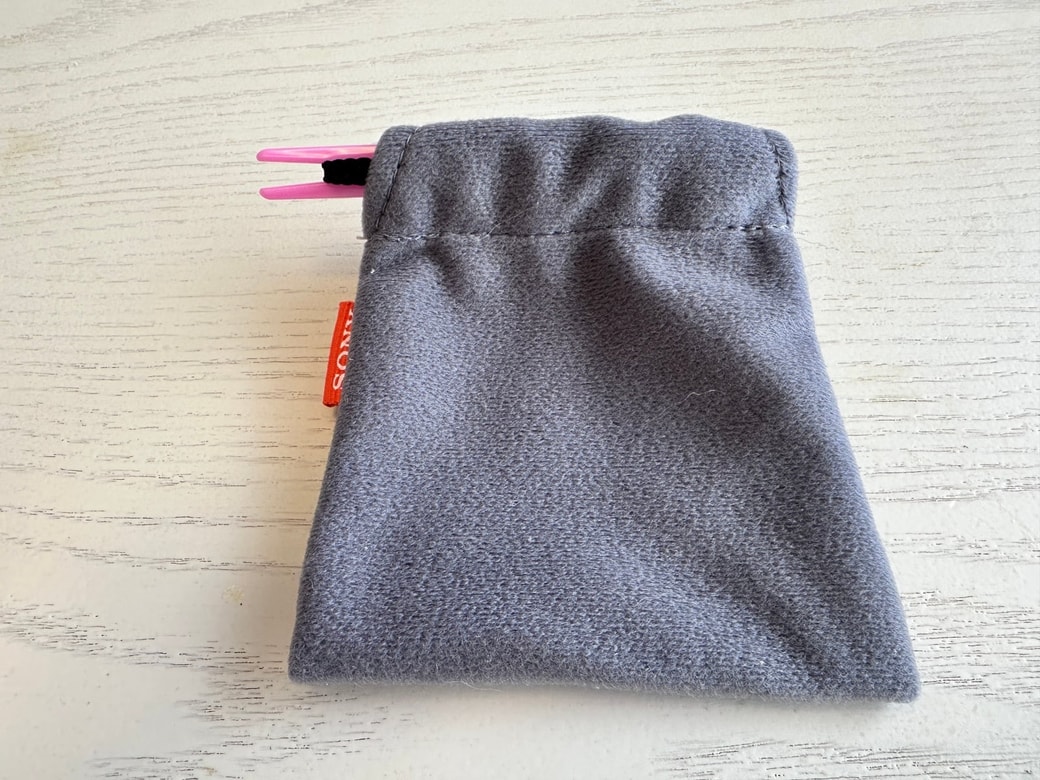 紐を通したところ