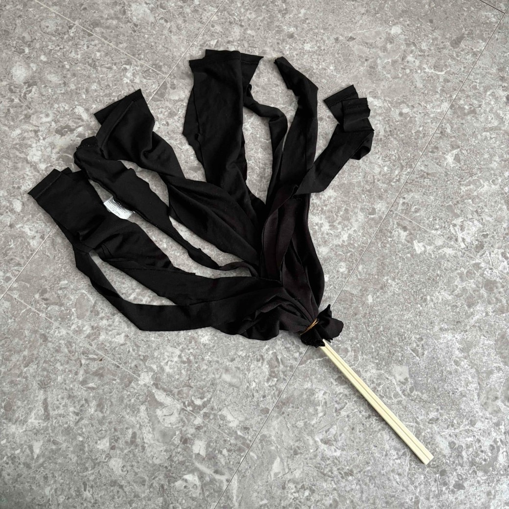 束ねてはたきを作ったところ