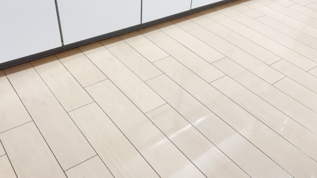 掃除後のキッチンの床