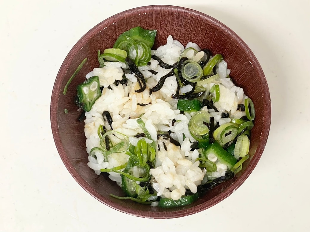 塩オクラ卵かけご飯