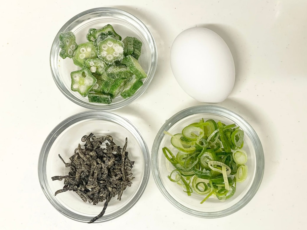 塩オクラ卵かけご飯