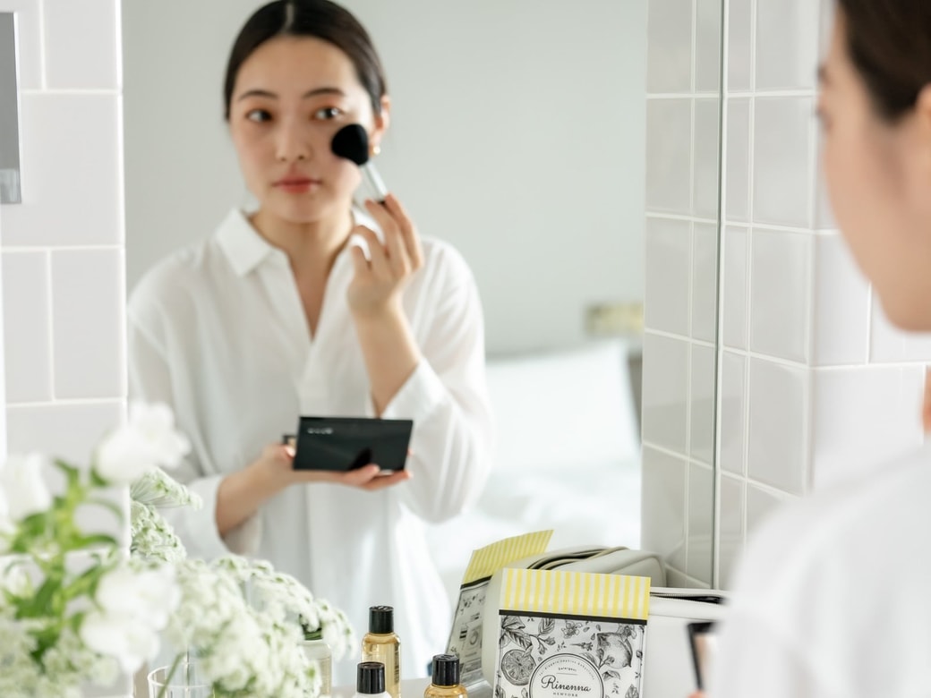 汚れたメイクブラシが肌荒れの原因に