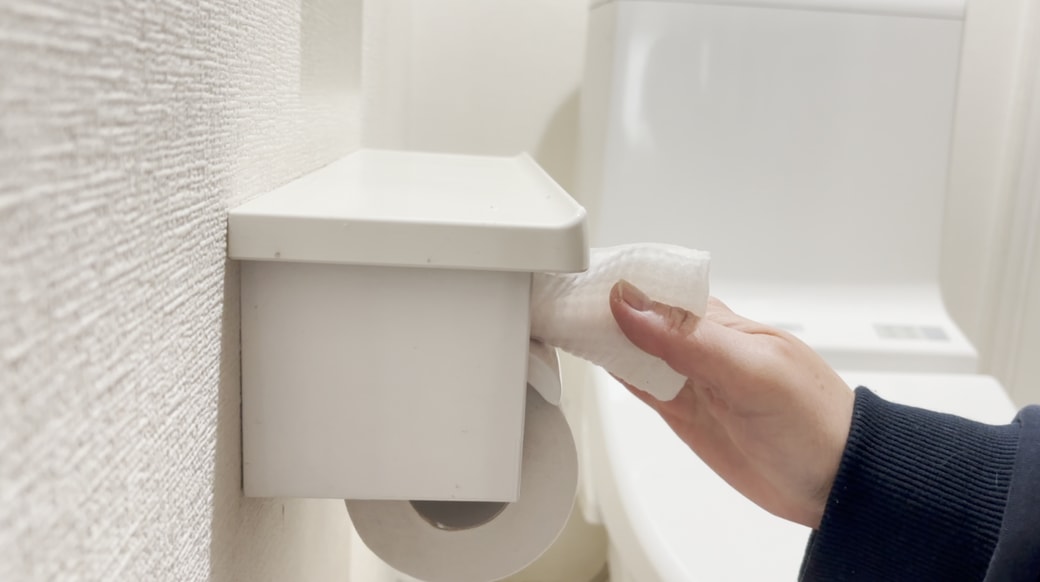 トイレシートで拭く