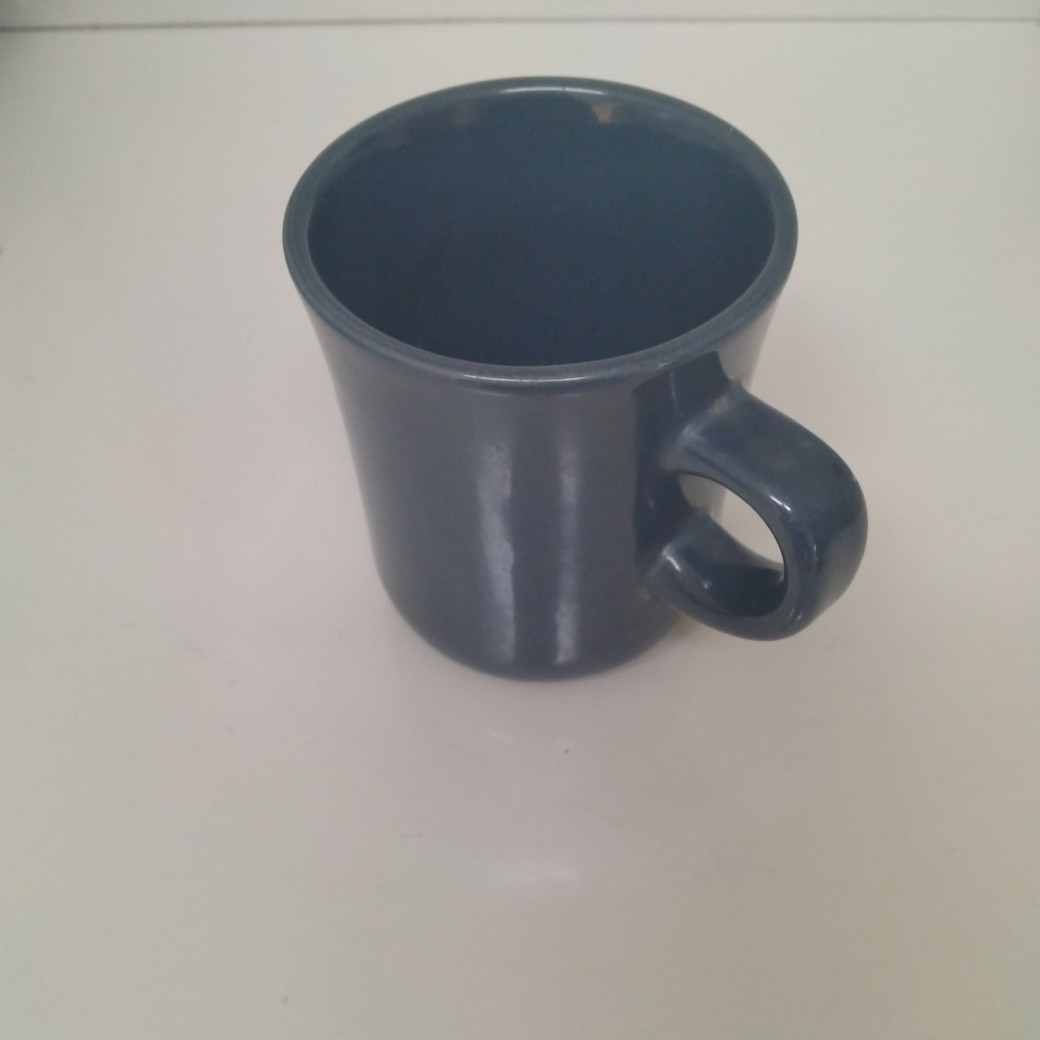 乾いたマグカップ