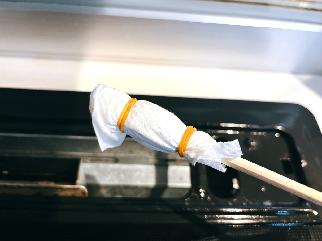 乾いたお掃除棒で仕上げ拭きをする