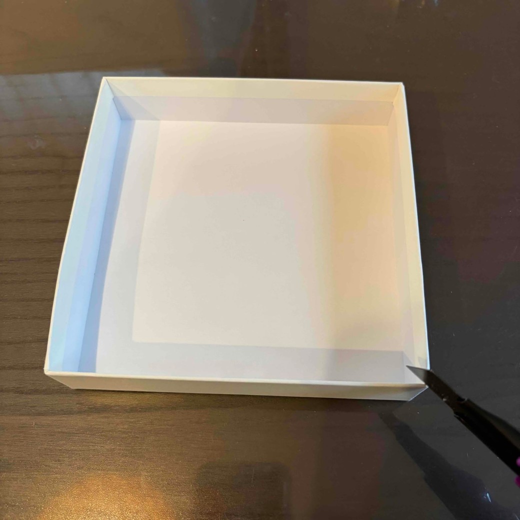 箱の１辺をカットしたところ
