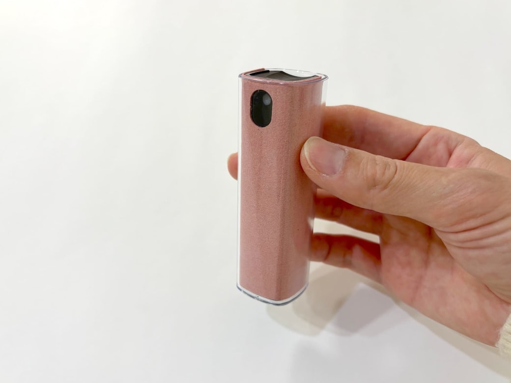 カラーは、ピンクとグレーの2色展開