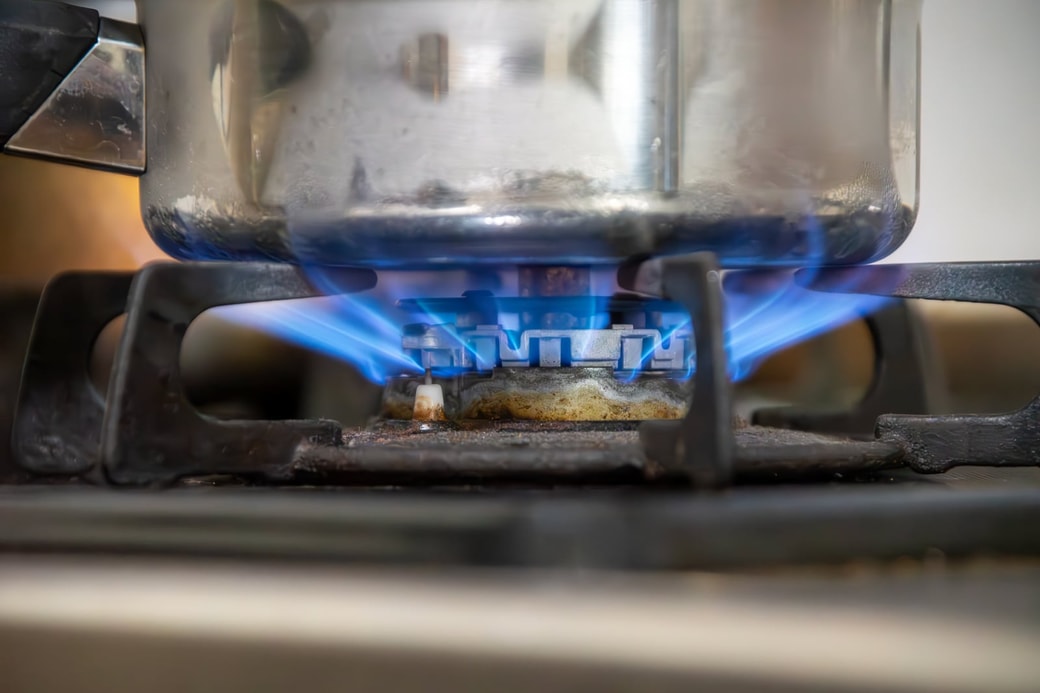 NG炎が鍋底からはみ出す