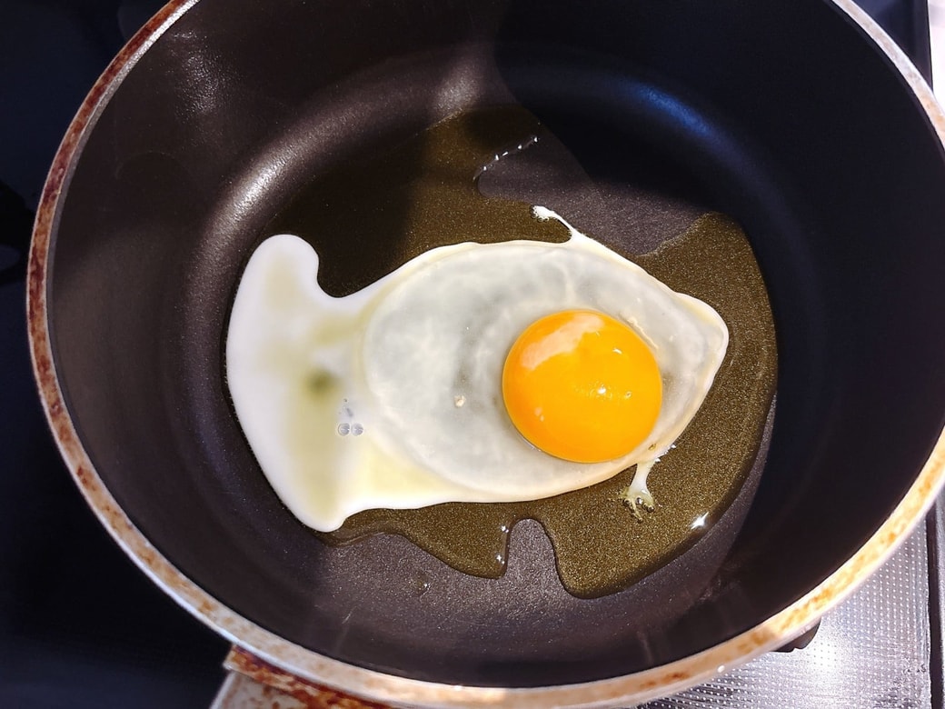 多めのオリーブオイルで揚げ焼する