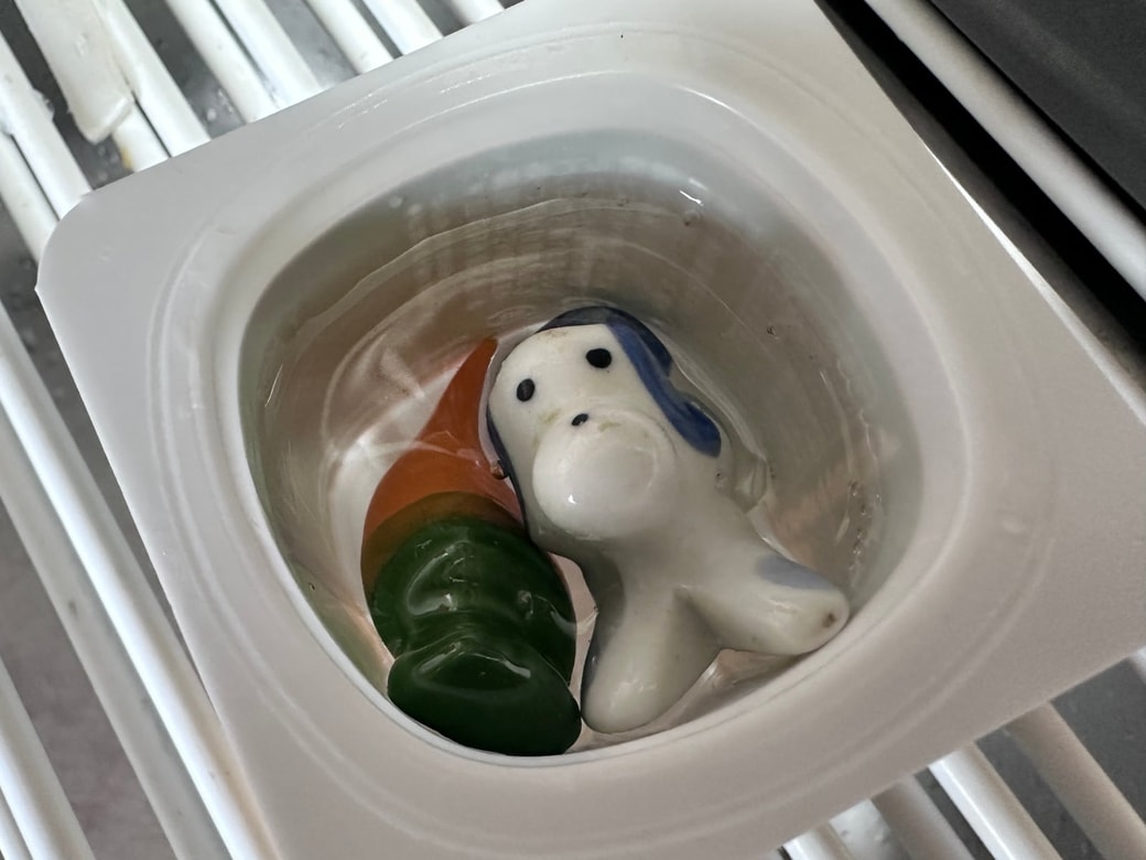 つけ置き洗いの容器として「箸置き」を入れる