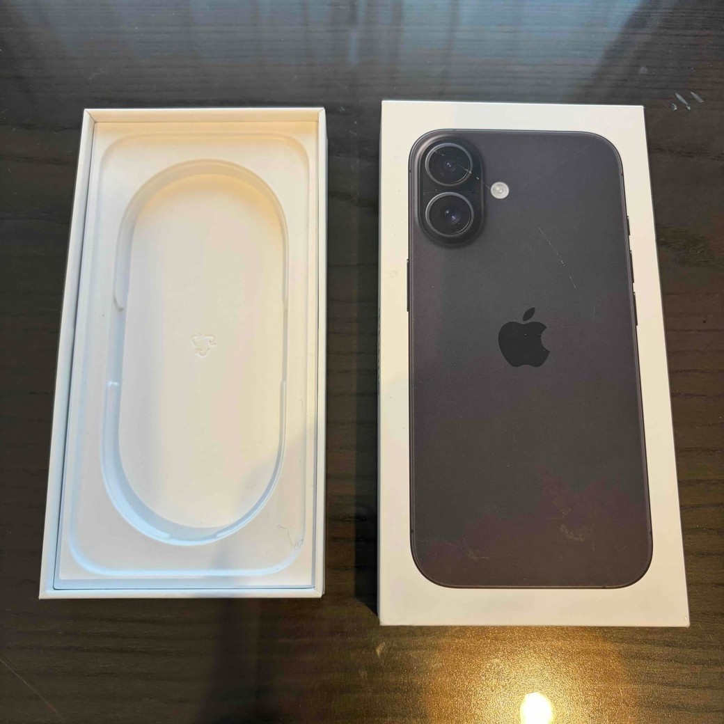 iPhoneケースのふたを開けたところ