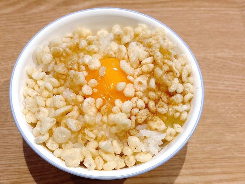 完成した「天かす卵かけごはん