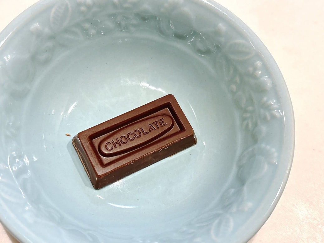 レトルトカレーにチョコレートを加える