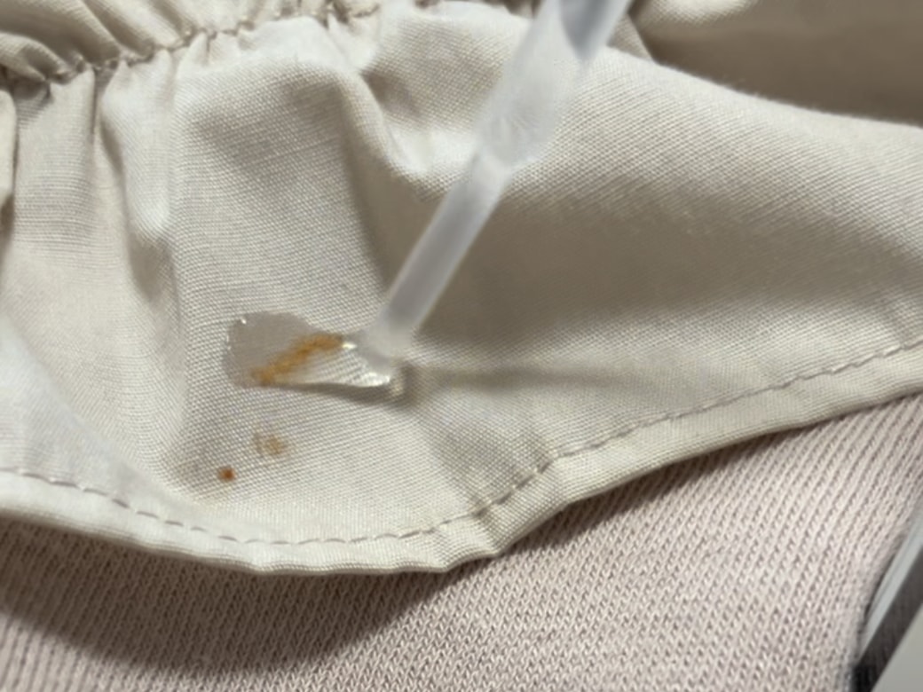 食べこぼしの汚れが付いた服