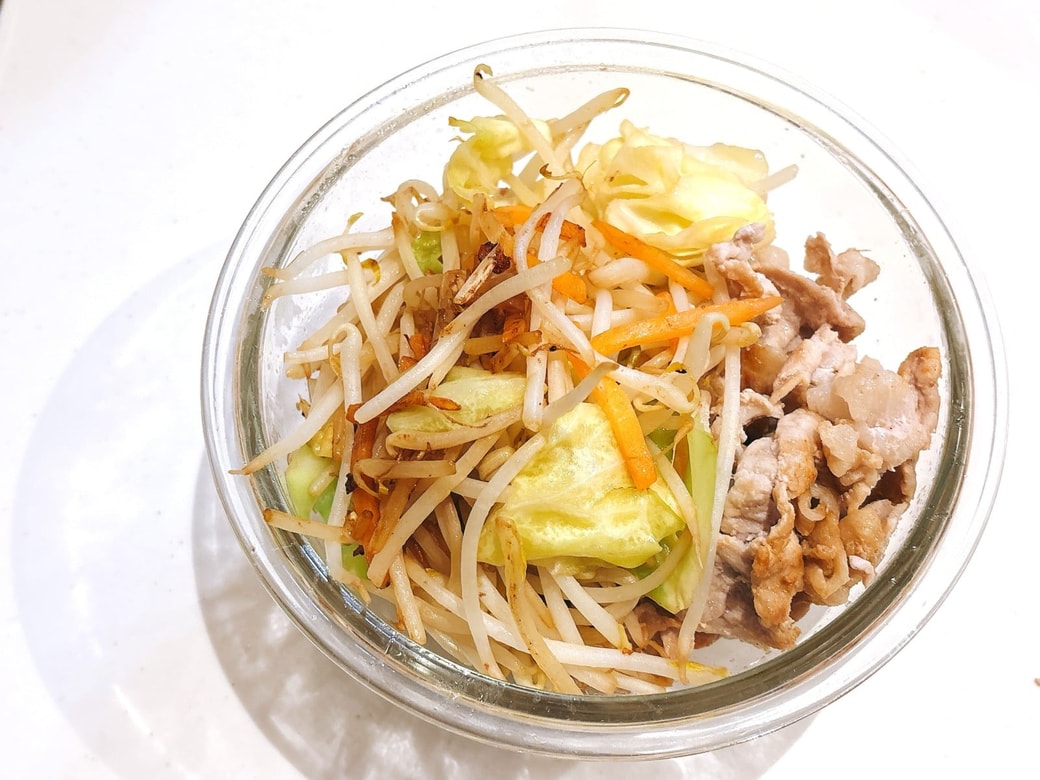 炒めた具は別皿に移しておく