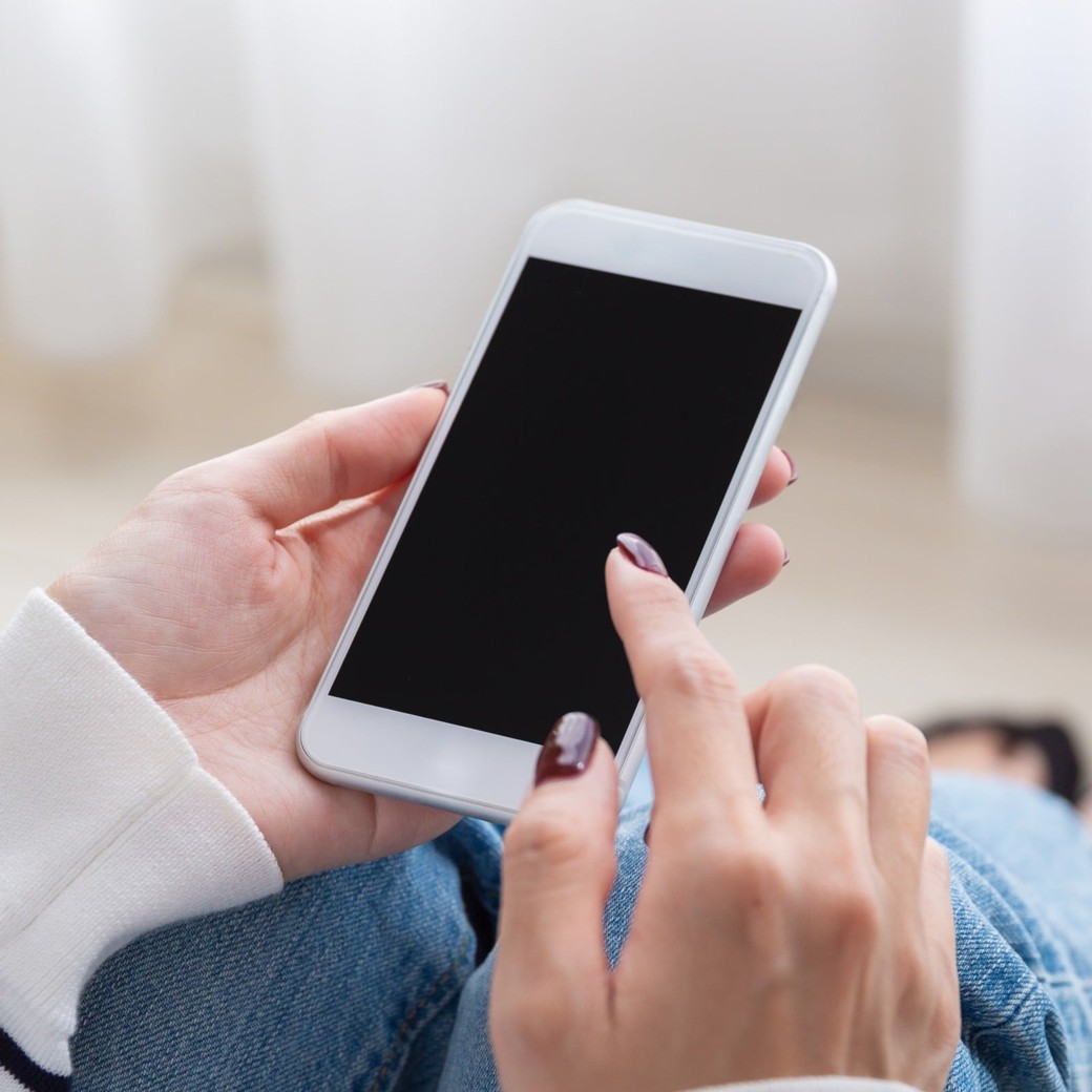 ①スマホ・タブレットの画面