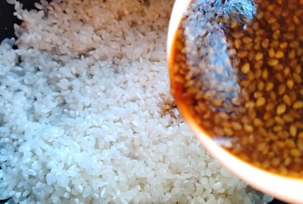 焼肉のタレを加える