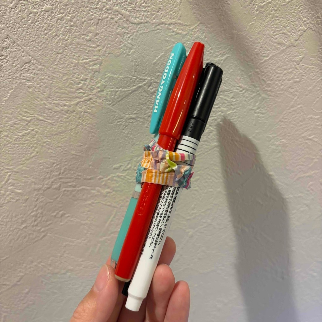 シュシュでペンをまとめたところ