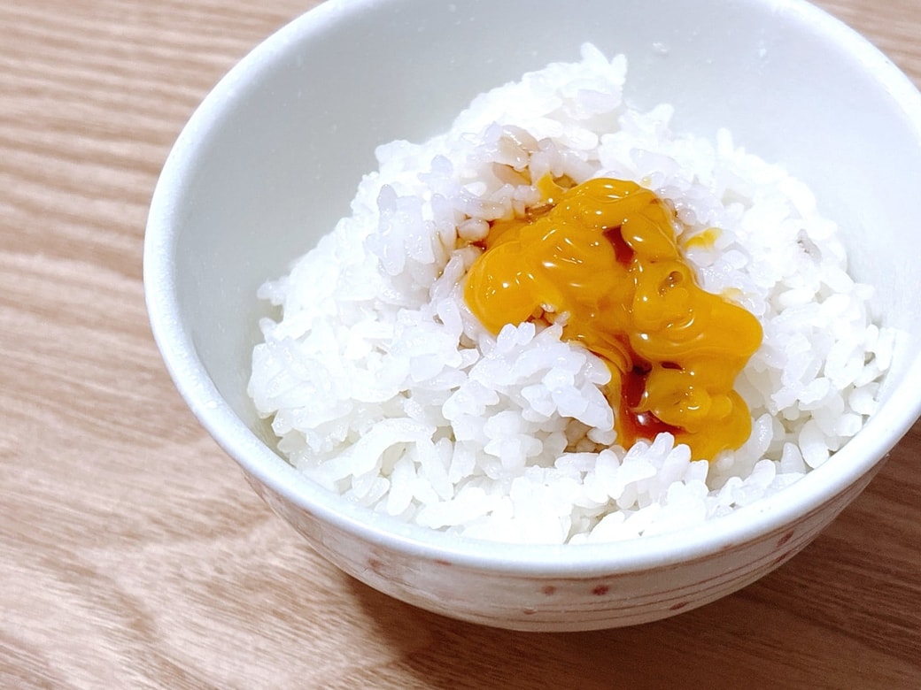 卵黄感の強い卵ソースが印象的