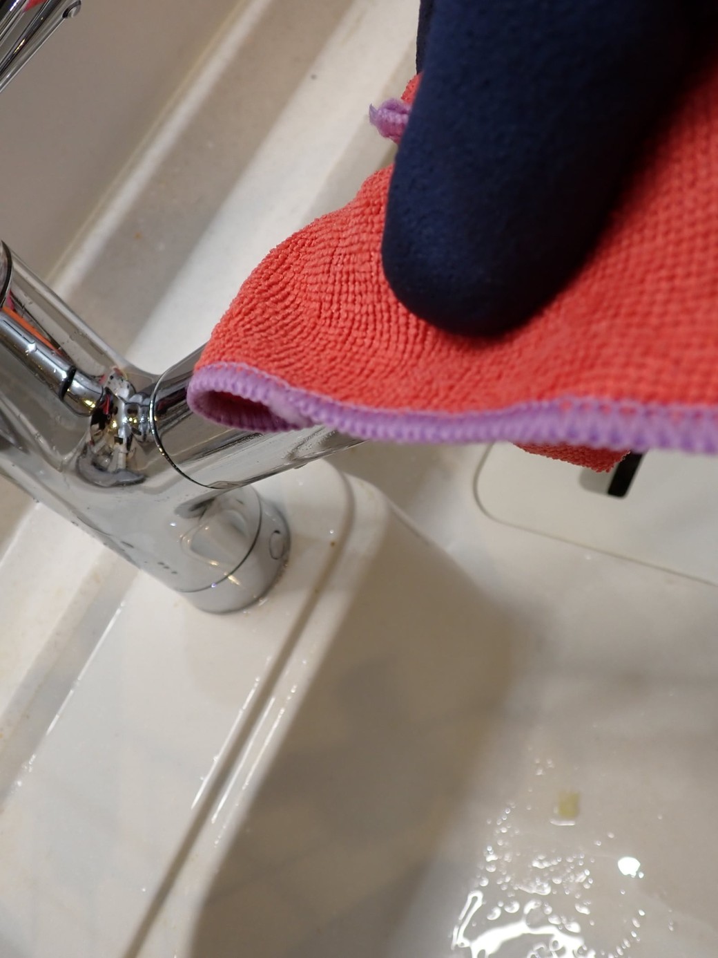 乾拭きで仕上げ