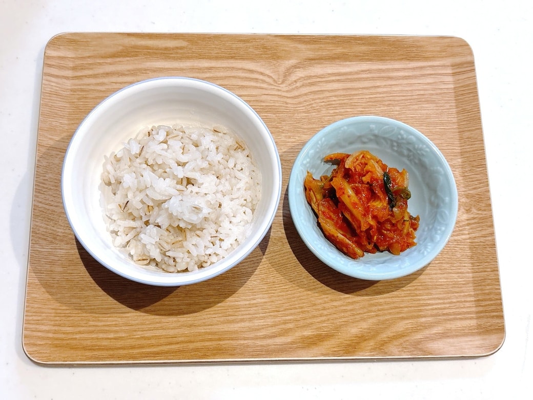 もち麦を混ぜた炊いた「もち麦ごはん」