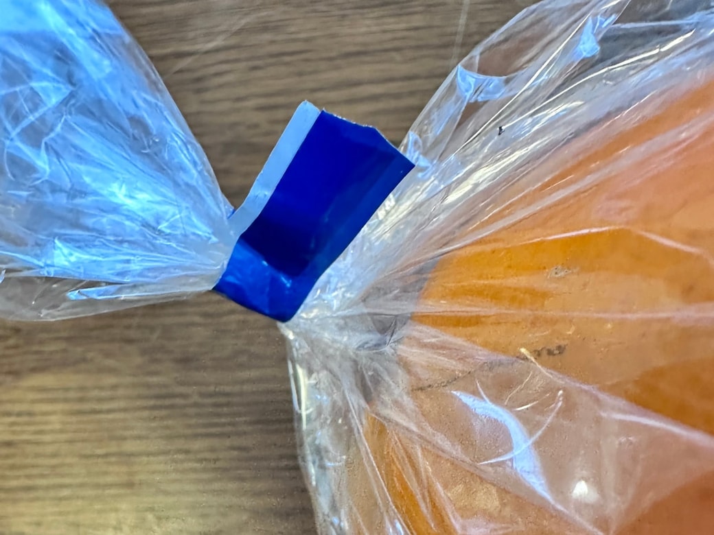 ビニール袋に入ったネーブル