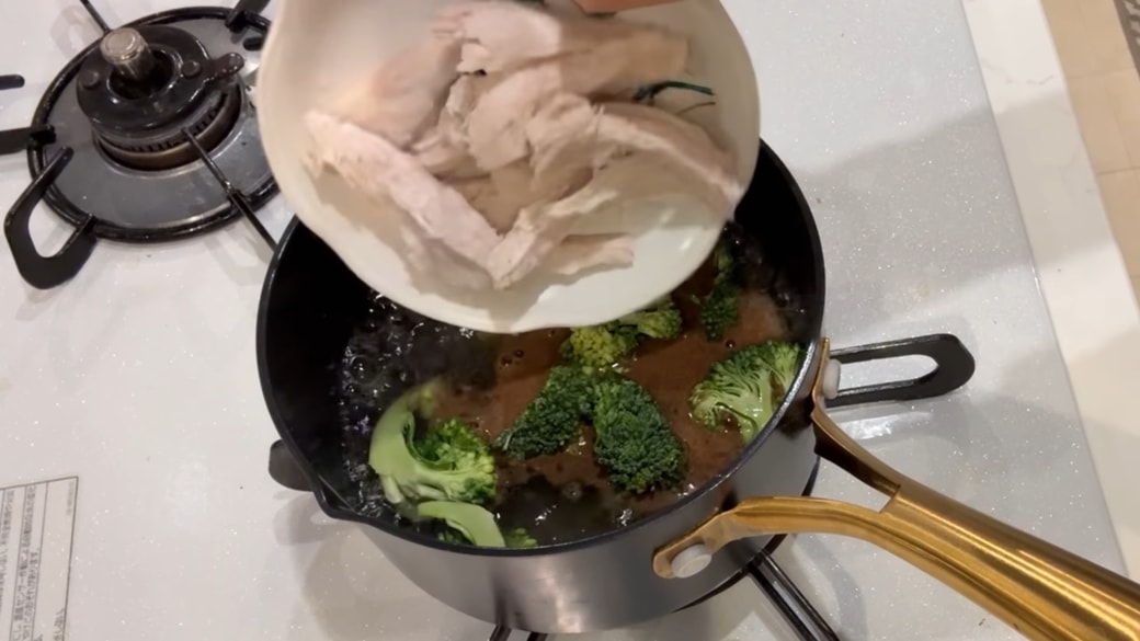 みそ汁を作る人