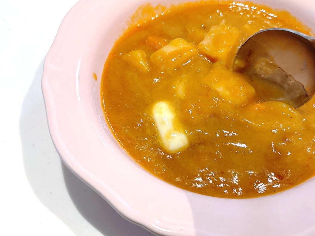 カレーの熱でバターが溶けたらできあがり