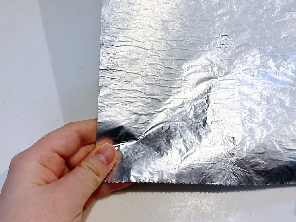 アルミホイルの面はごはんがくっつく